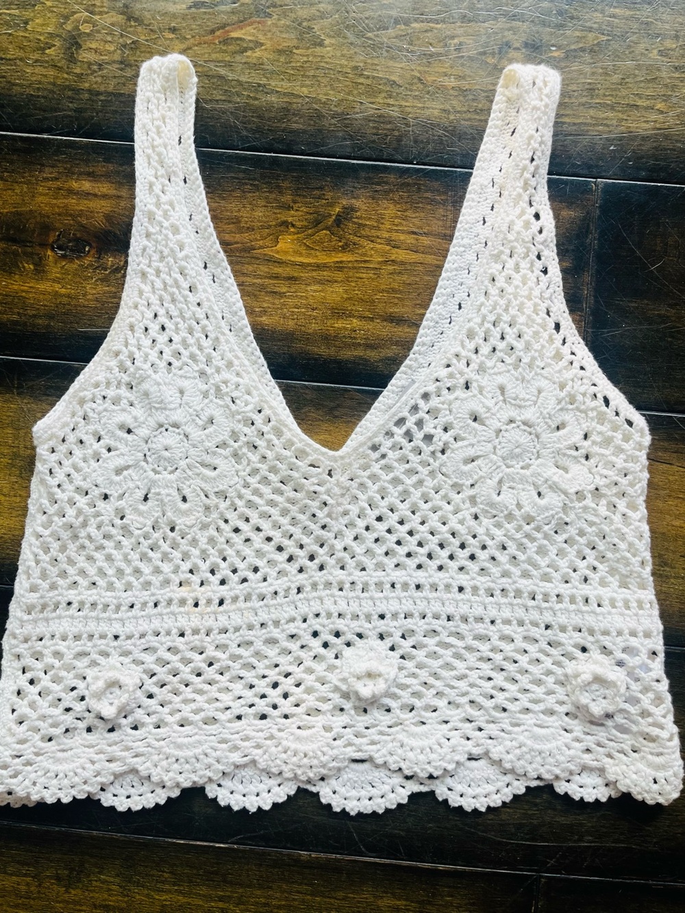 Vintage White Crochet V‑Neck Crop Top